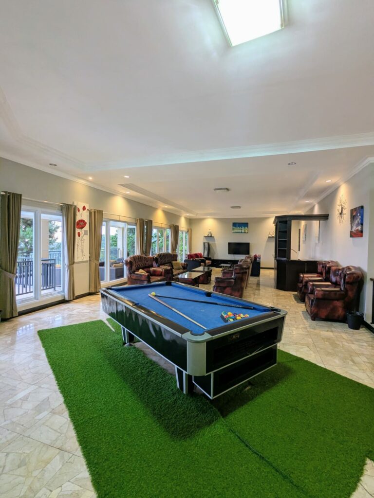 61c37b84-e834-43e3-8a82-a1b2404d9e8b