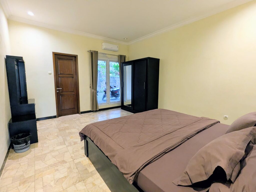 c81b094a-dd10-4512-aab0-44c5a24212bc